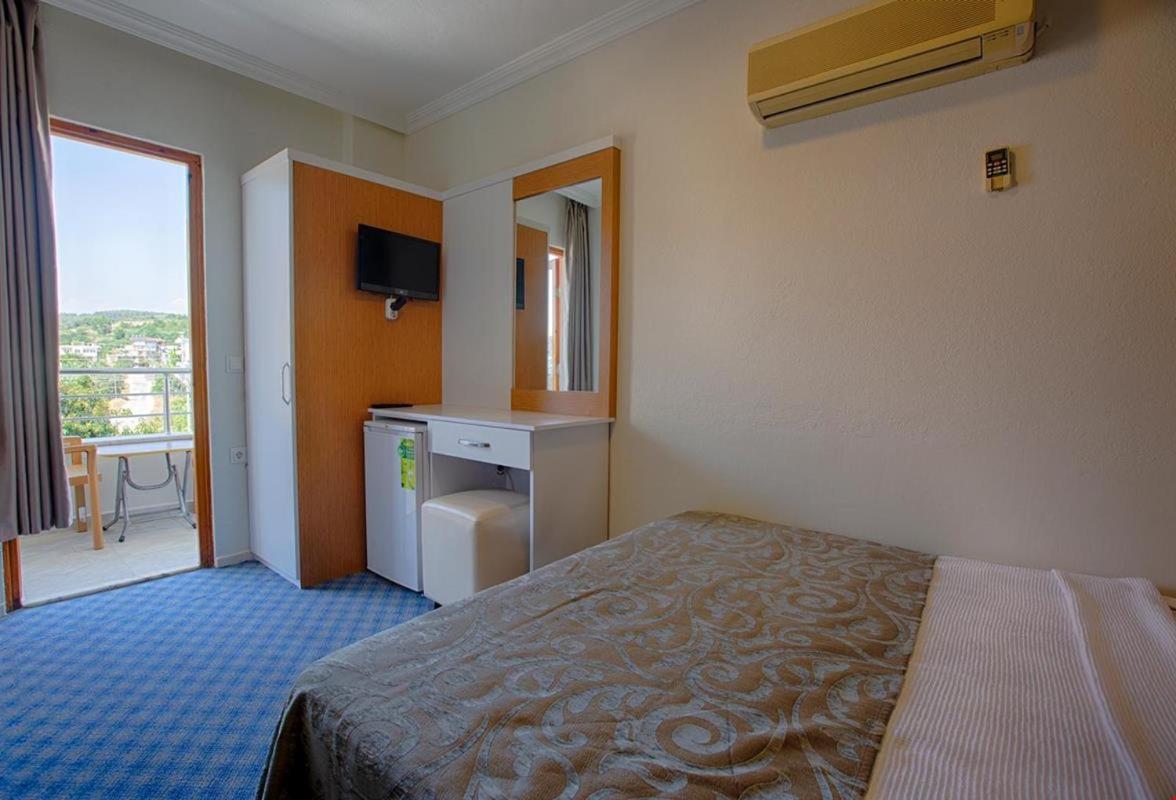 Azak Blue Otel Okurcalar Extérieur photo
